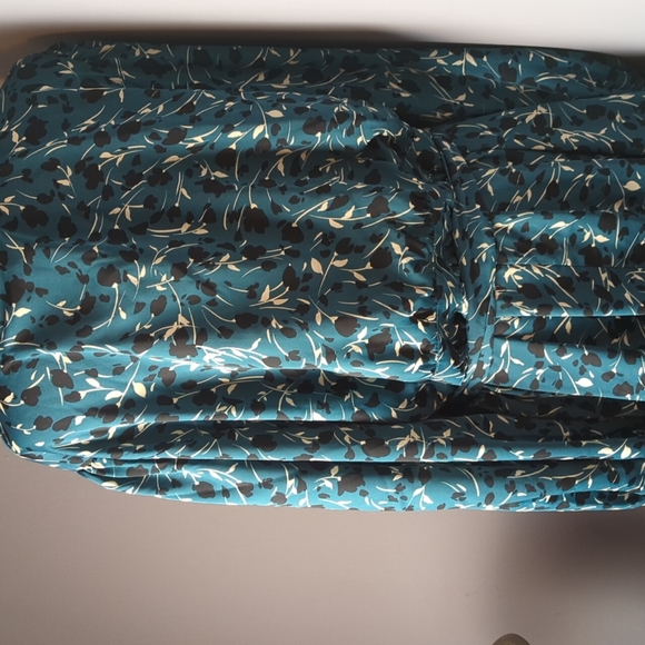 NWT- 3X WHO WHAT WEAR dress in green and black woodland floral long sleeves - Picture 10 of 10